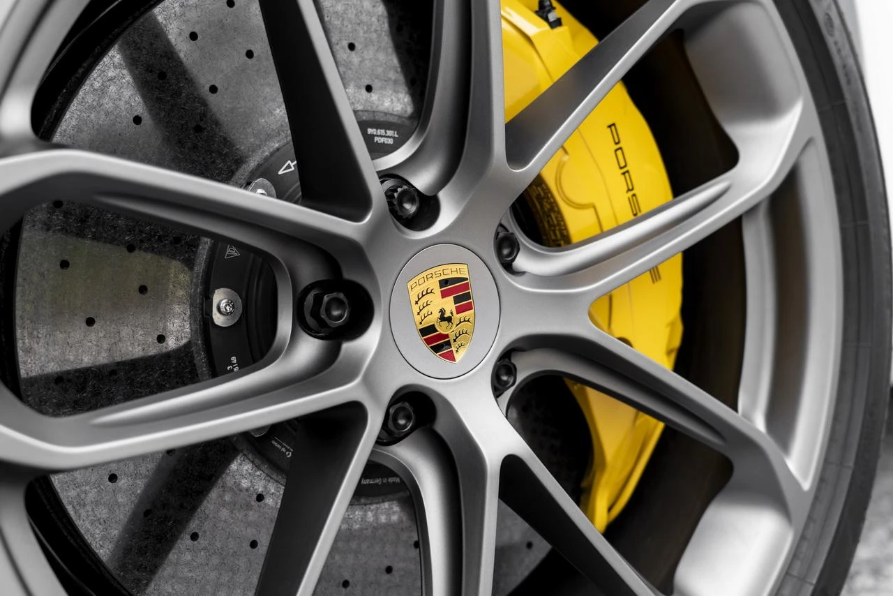 Entretien mécanique de précision Porsche et Ferrari en Haute-Savoie